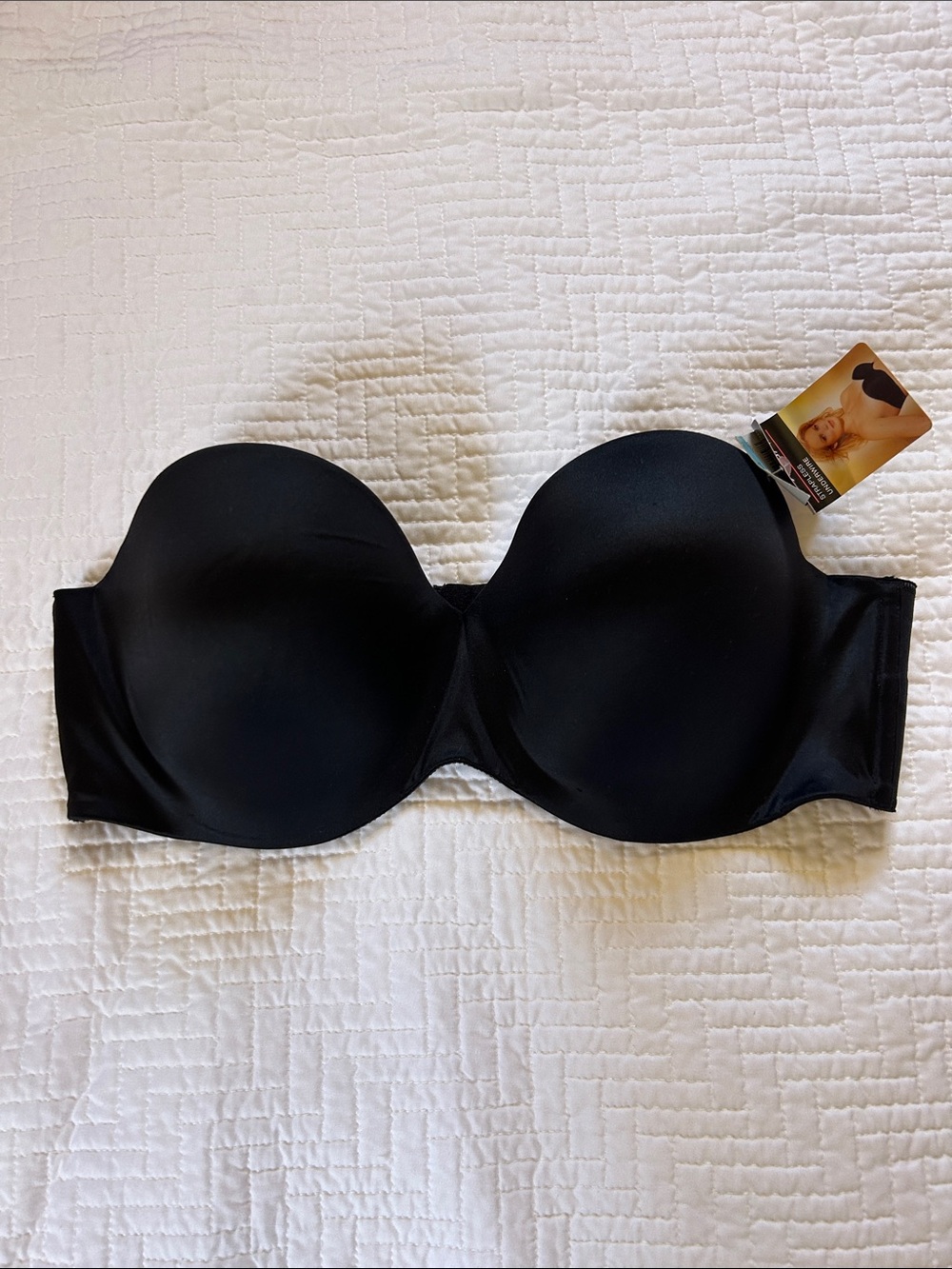 NWT Lilyette Black Strapless underwire Molded Cup Bandeau Bra